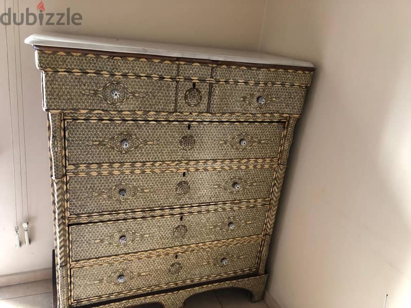 Antique drawer unit 0
