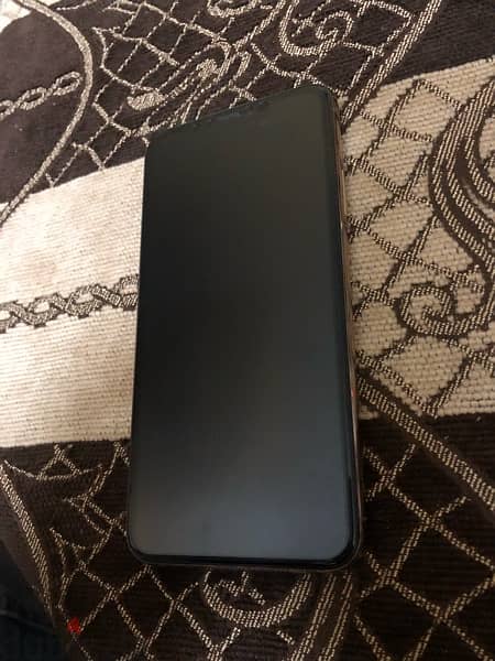 iphone 11 pro max 64gb like new no scratch 1