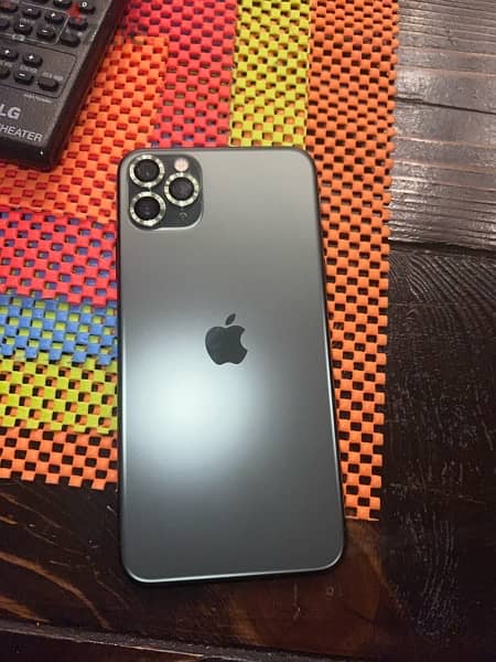 iphone 11 pro max used like new no scratches never repaired 256gb 8