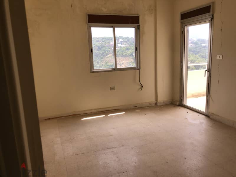 RWB104CA - Apartment for sale in Amchit Jbeil شقة للبيع في عمشيت جبيل 2
