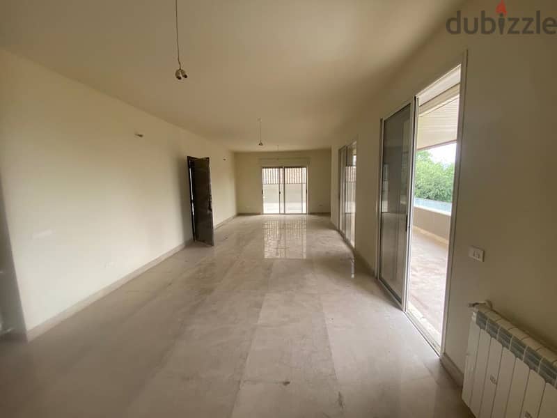 Apartment with Terrace for sale in Qornet el Hamra 0