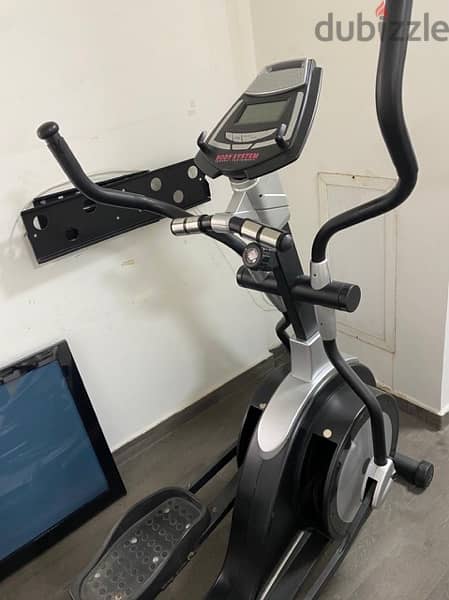 elliptical big size like new heavy duty very good quality 4