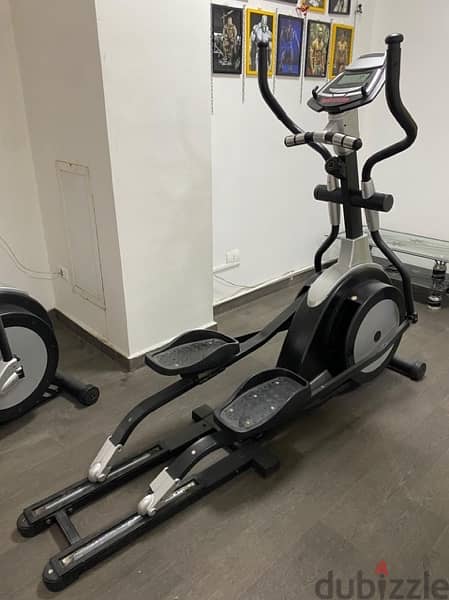 elliptical big size like new heavy duty very good quality 5