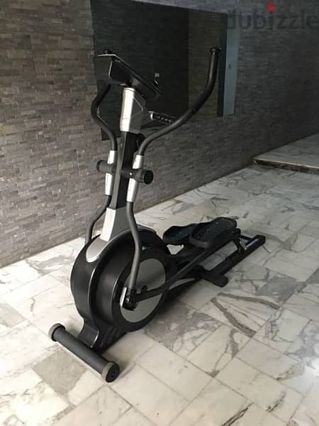 elliptical big size like new heavy duty very good quality 7