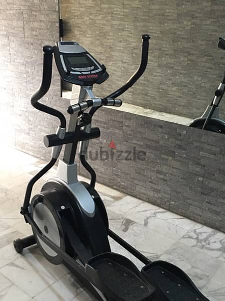 elliptical big size like new heavy duty very good quality 8