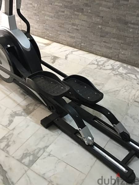 elliptical big size like new heavy duty very good quality 9