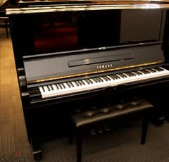 piano yamaha  u2  like new 7 octaves 88 keys 3 pedal tuning waranty