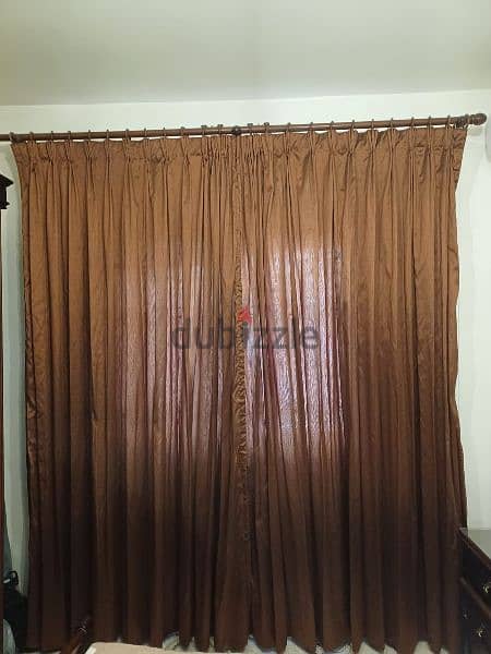 curtains used like new  ستائر 2