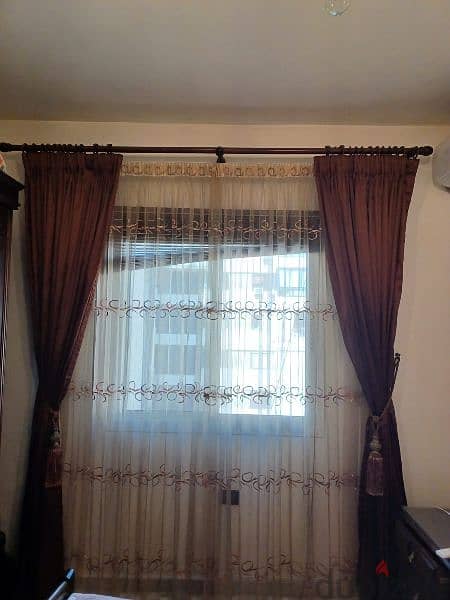 curtains used like new  ستائر 3