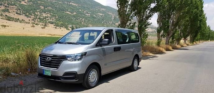 rent Van Hyundai 12 seats