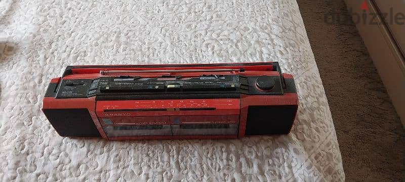 Vintage Radio, Speaker,Cassette Tape 60$ 1