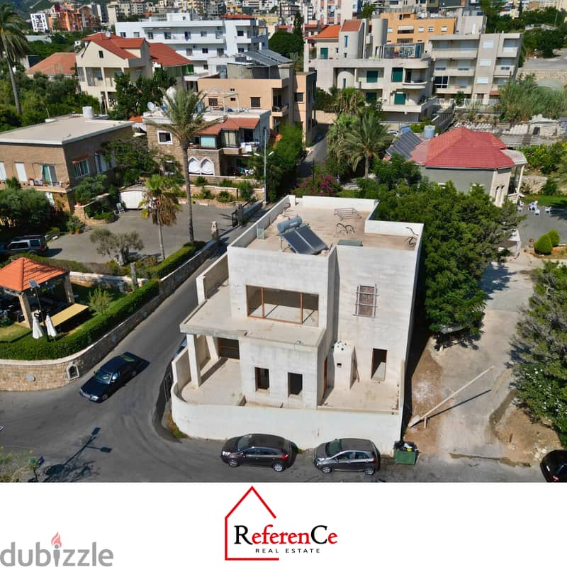 Luxurious villa with a Land in Jbeil فيلا فخمة مع أرض في جبيل 1