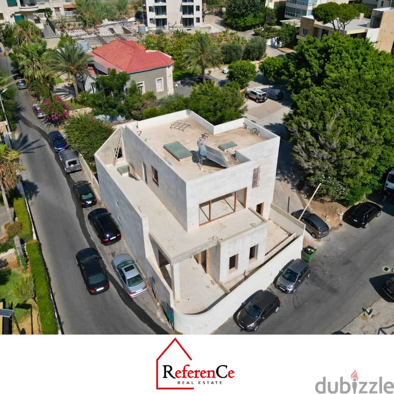 Luxurious villa with a Land in Jbeil فيلا فخمة مع أرض في جبيل 2