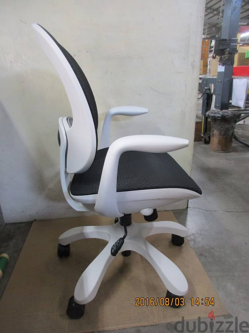 Office Chair Black Mesh With White Frame YAPI 1