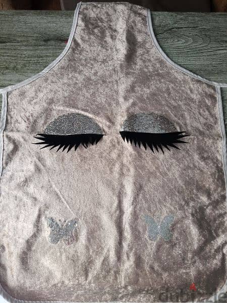 stunning velvet eyelash kitchen apron 9