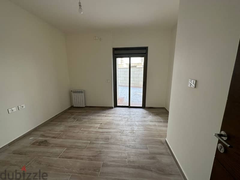 185Sqm+130 Sqm Terrace| Prime location |Apartment for sale in Baabdath 7