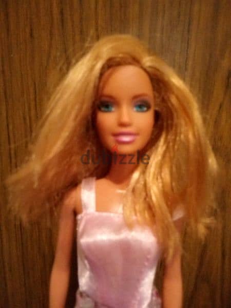 Barbie Mattel 2000 dressed barely used Still good doll=12$ 3