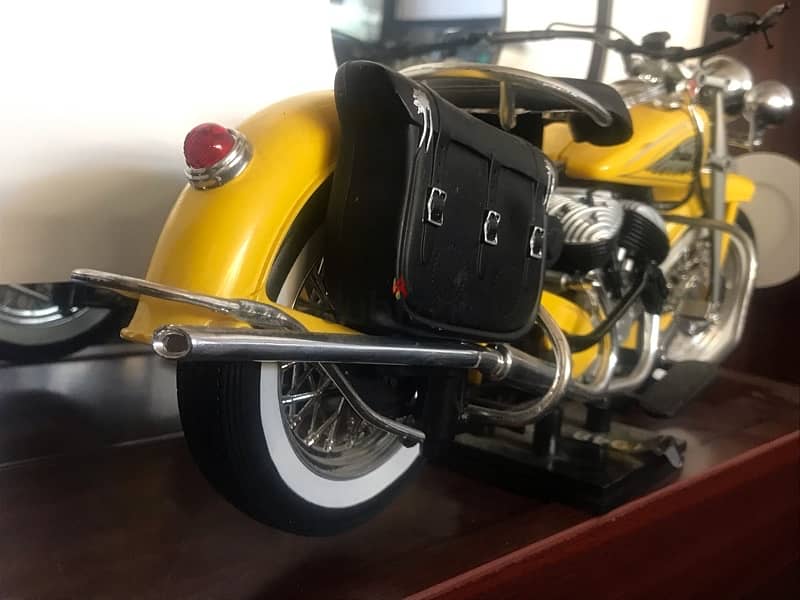Harley Davison antique vintage  motorcycle scale 1:6 Diecast 1