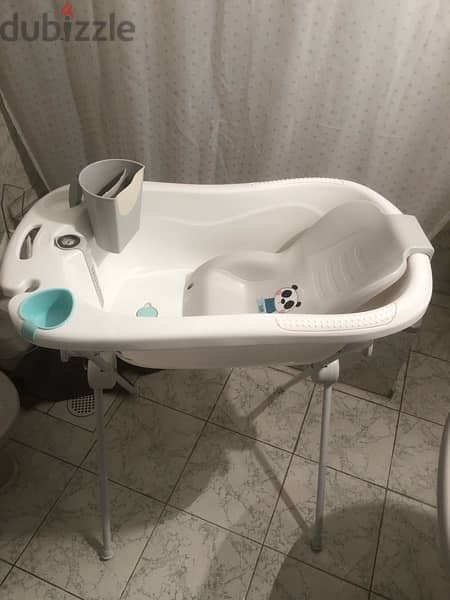 baby bath tub with stand support and new born seat 1