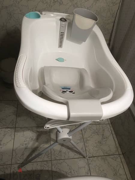 baby bath tub with stand support and new born seat 4