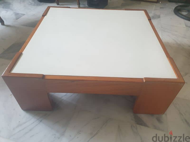 طاولة خشب اصلي سليب كومفورت رائعة الجمال طول ٨٠ سنتم وعرض ٨٠ سنتم 0