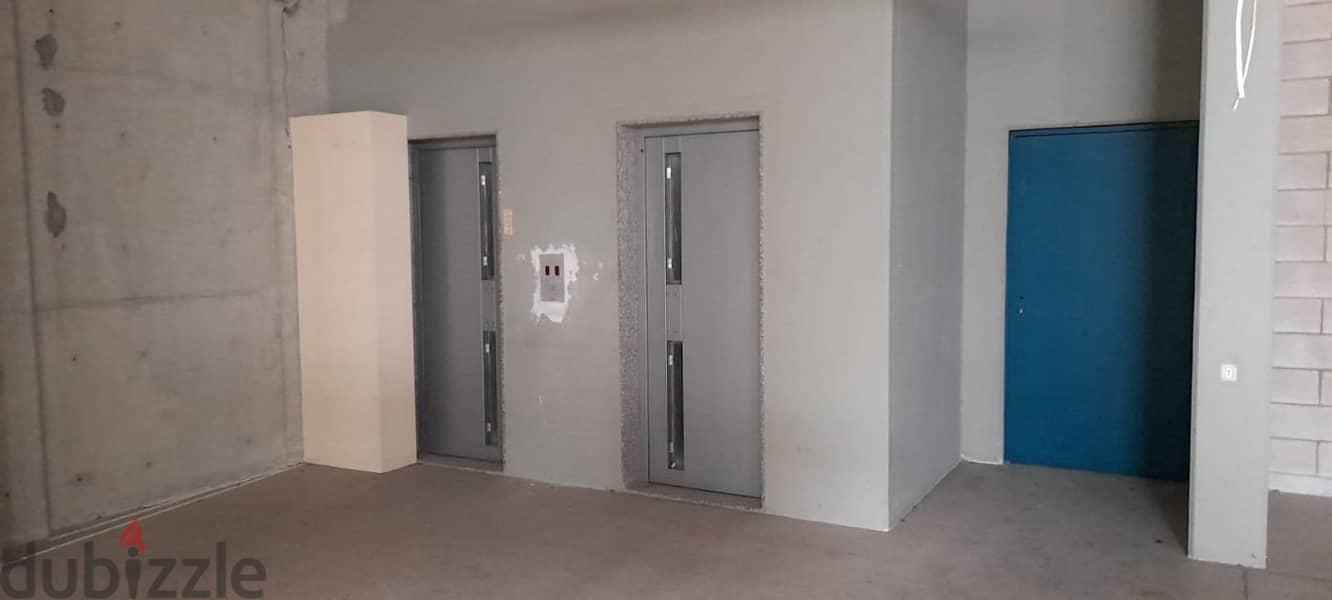 2.200 Sqm | Prime Location Shpwroom For Rent In Hadath 11