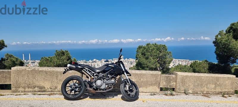 Ducati Hypermotard 796 2