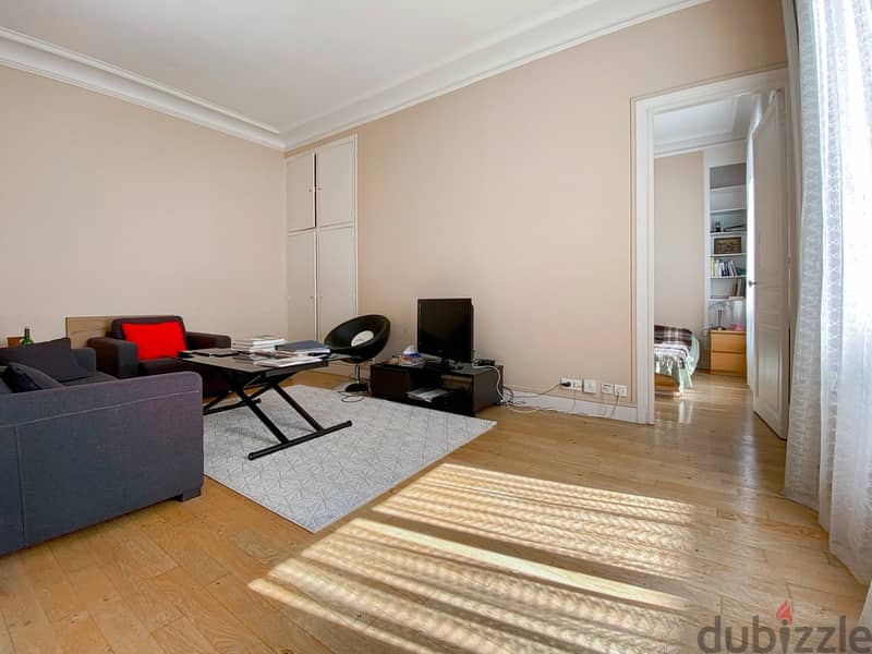 L12809-Apartment for Sale in PARIS XVIème - VICTOR HUGO ETOILE - 41 m² 1