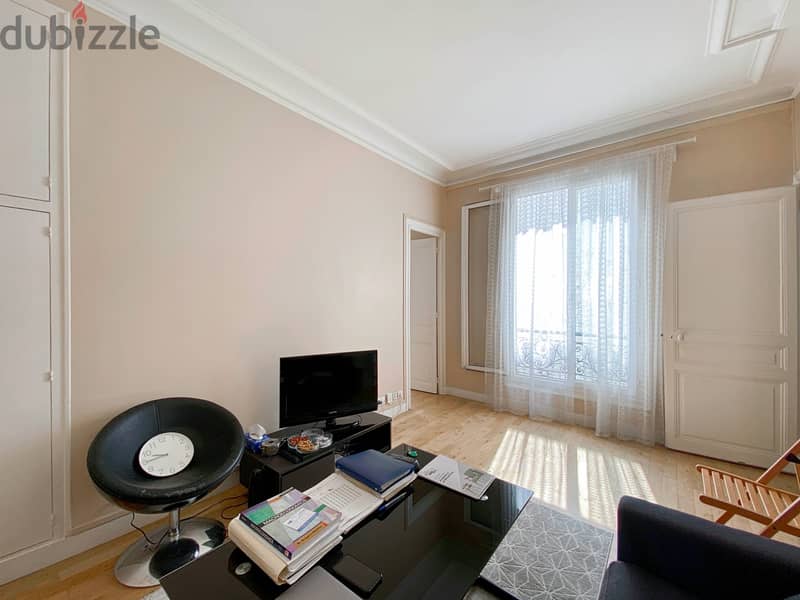 L12809-Apartment for Sale in PARIS XVIème - VICTOR HUGO ETOILE - 41 m² 2