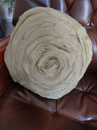 Rose Cushion وسادة وردة