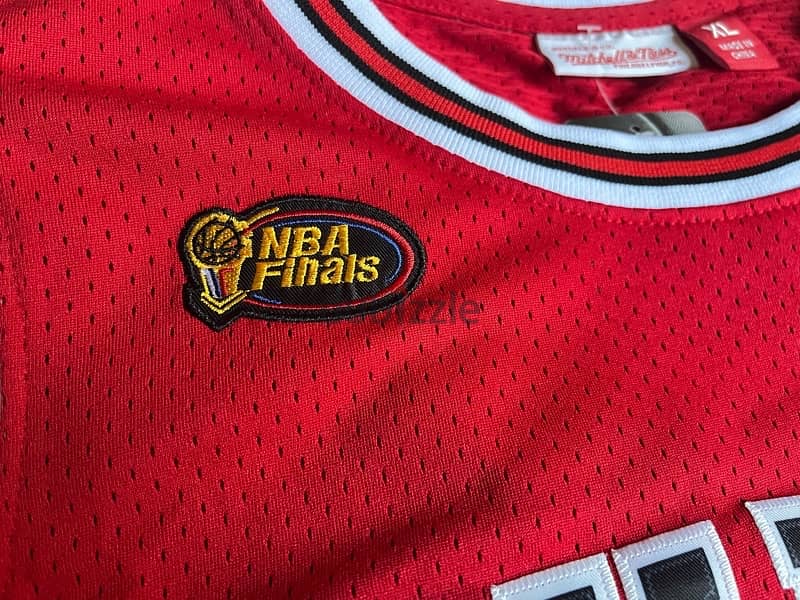micheal jordan chicago bulls red NBA finals jersey 3