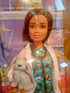 Barbie YOU CAN BE ANYTHING PET VET NEW Hispanic Boxed doll +Small Cat
