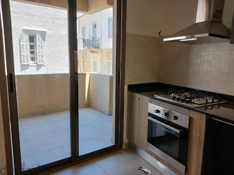 Apartment for sale in Gemmayze   شقة للبيع بالجميزة 12