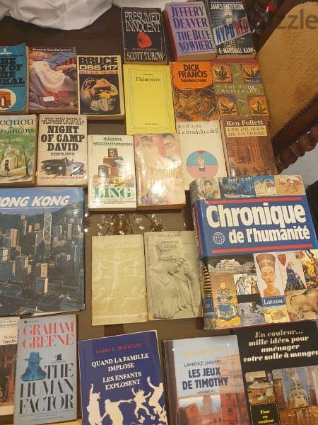 library of 348 books french & english in a very good condition 8