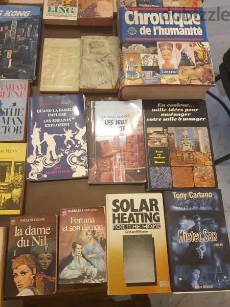 library of 348 books french & english in a very good condition 9