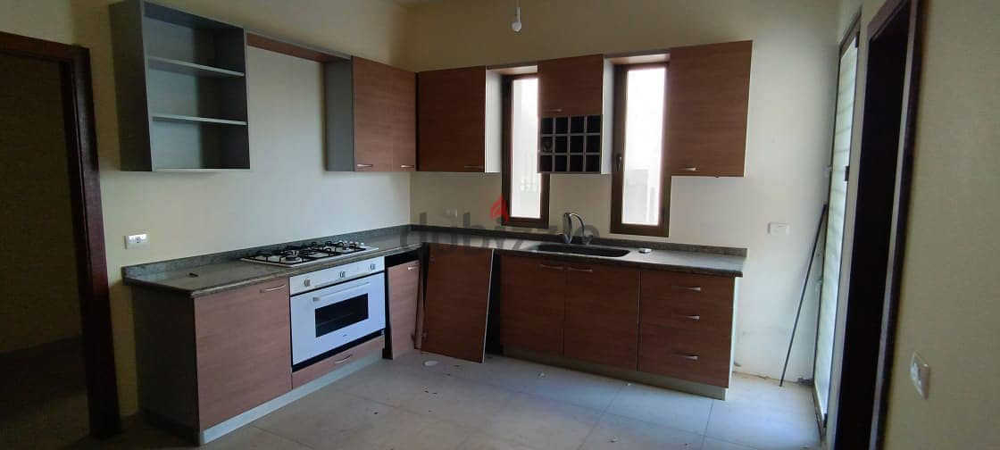 L12891-Spacious Apartment with Garden for Sale in Kfarhbeib 3