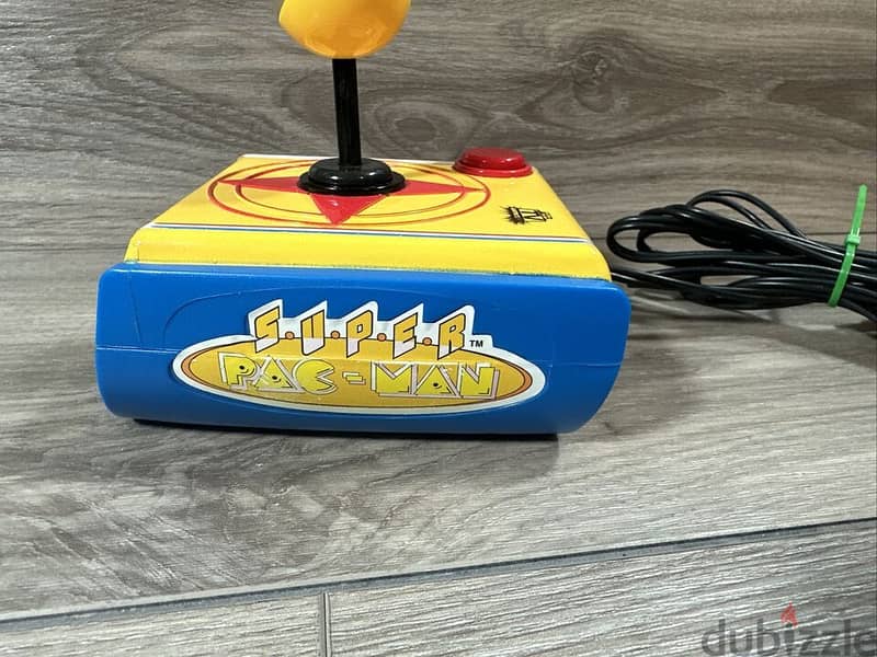 Super pacman plug and play tv game including 4 variations of the pacma 1