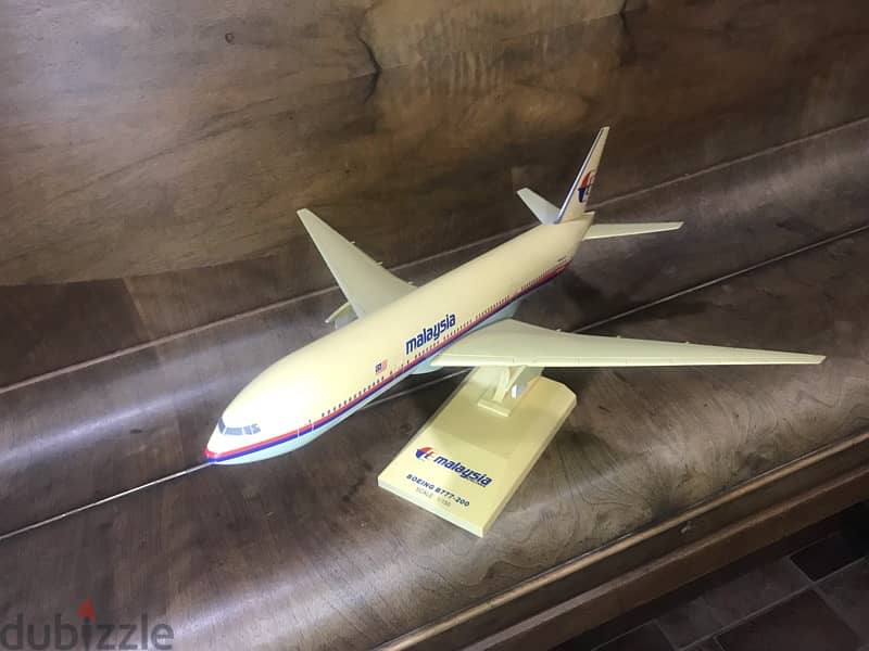 airplane Malaysia scale 1/150 مجسم طيارة ماليزيا 0