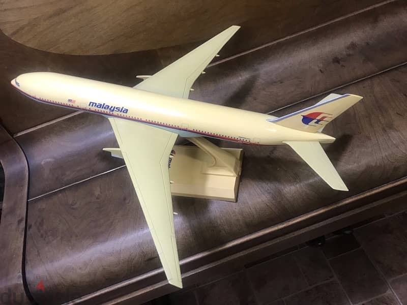 airplane Malaysia scale 1/150 مجسم طيارة ماليزيا 2