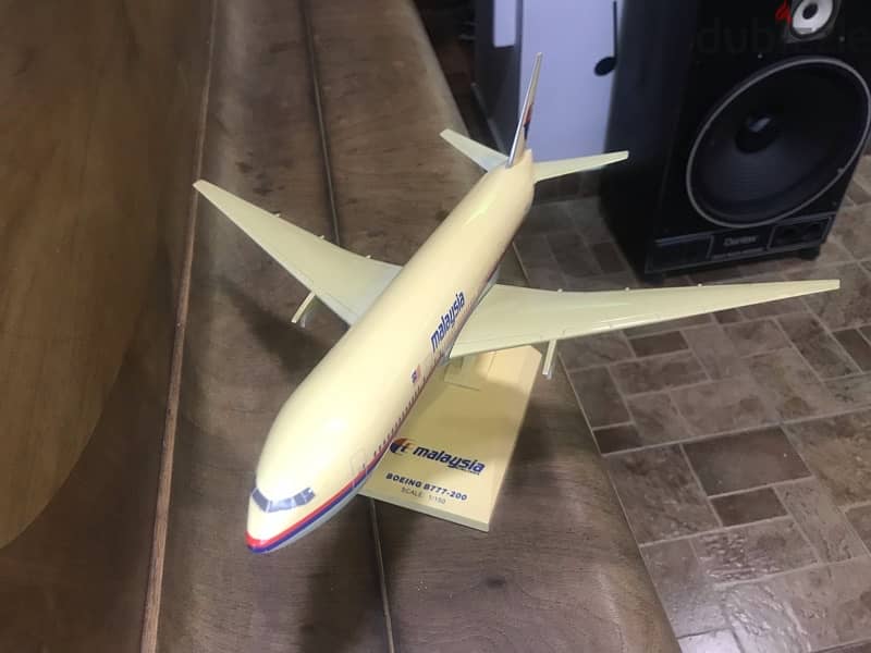 airplane Malaysia scale 1/150 مجسم طيارة ماليزيا 3