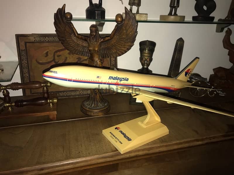 airplane Malaysia scale 1/150 مجسم طيارة ماليزيا 7