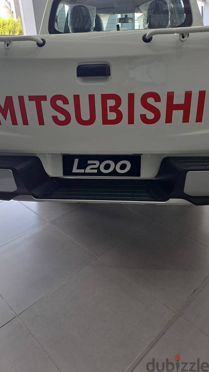 Mitsubishi L 200 for export 2