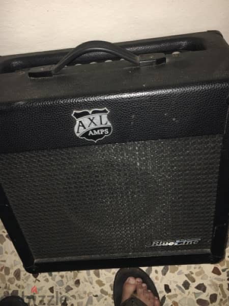 AXLblue line serious amplifier with great effects   loops 40 watts 3