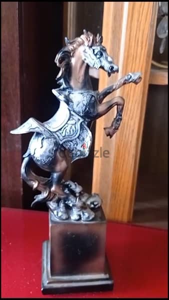 European resin horse حصان رزين اوروبي 3