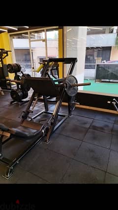 leg press like new we have also all sports equipment