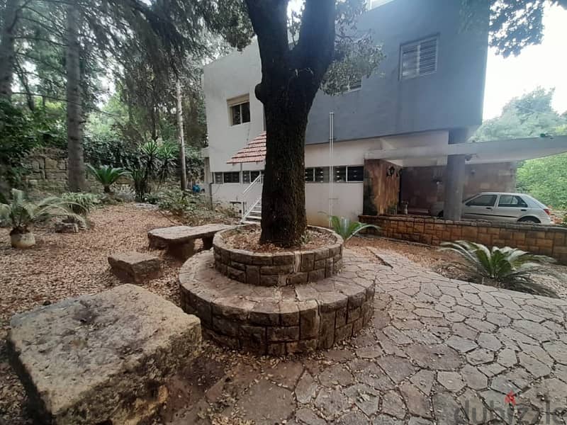 Prime location | Old villa for sale in Beit mery + 500 Sqm Garden 10