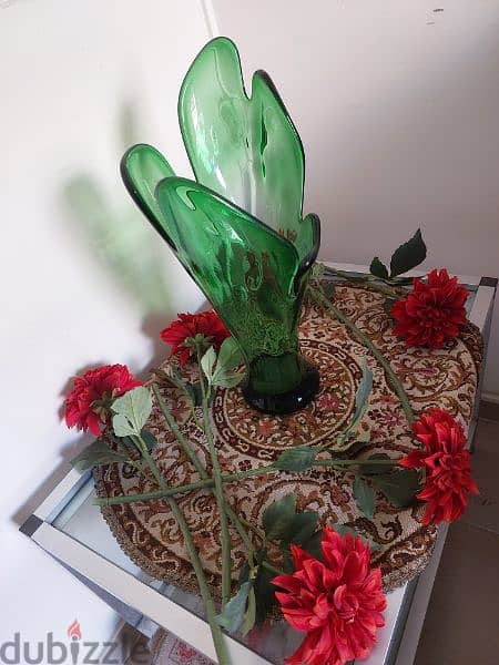 Glass Vase with 6 Roses - فاز زجاج مع ورد 2