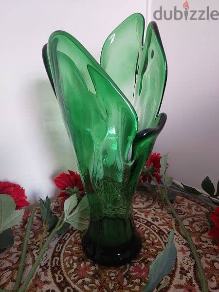 Glass Vase with 6 Roses - فاز زجاج مع ورد 3