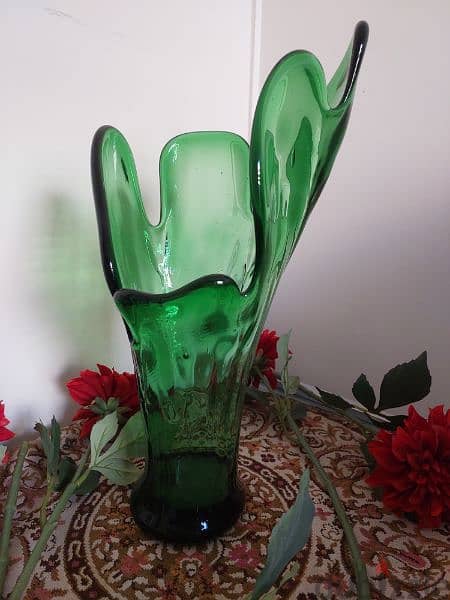 Glass Vase with 6 Roses - فاز زجاج مع ورد 4