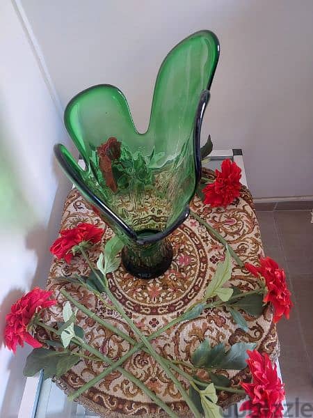 Glass Vase with 6 Roses - فاز زجاج مع ورد 5